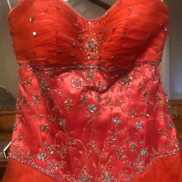 Prom Dress - Picture 2 of 4